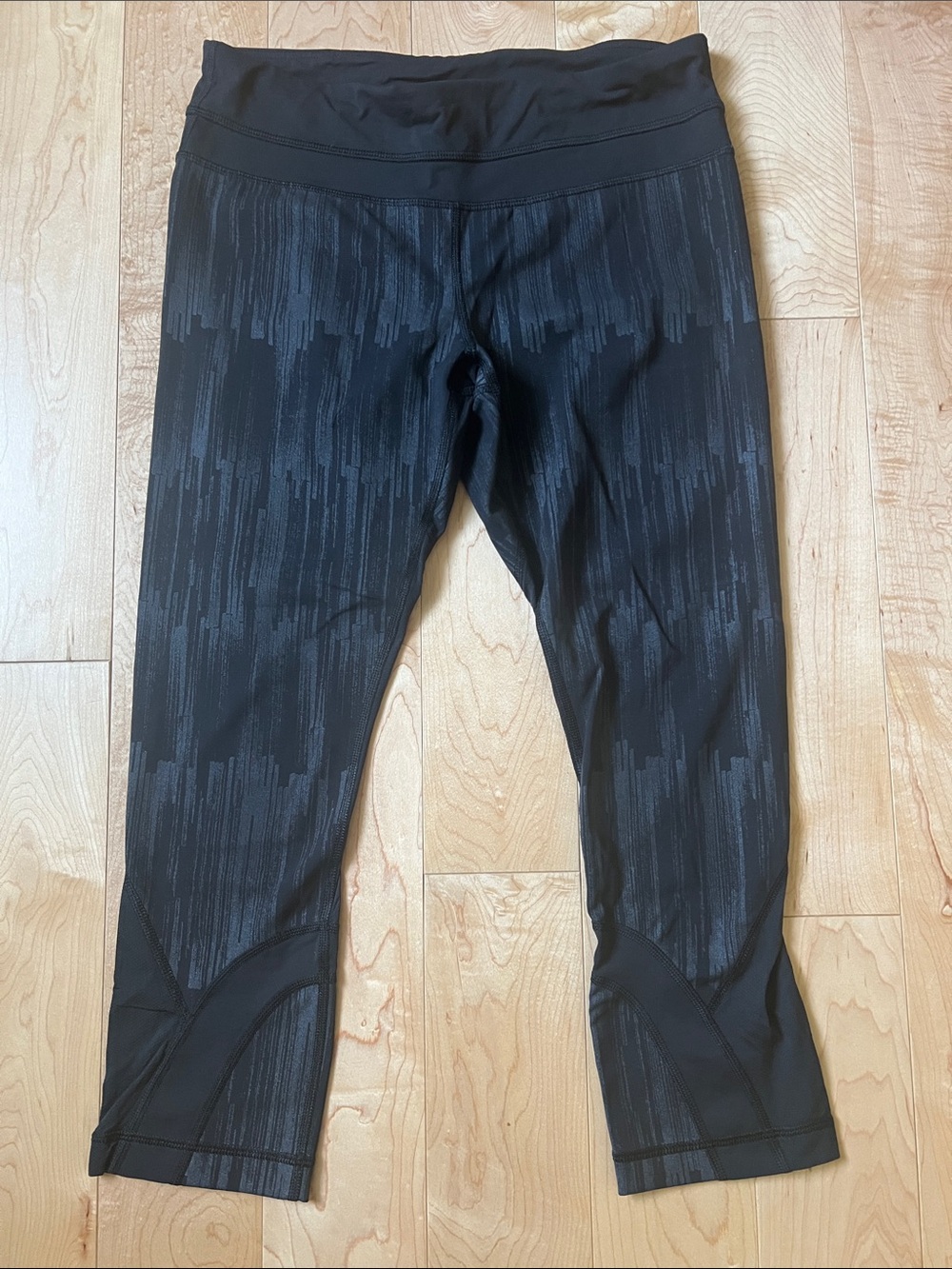 lululemon Black Patterned Cropped Leggings